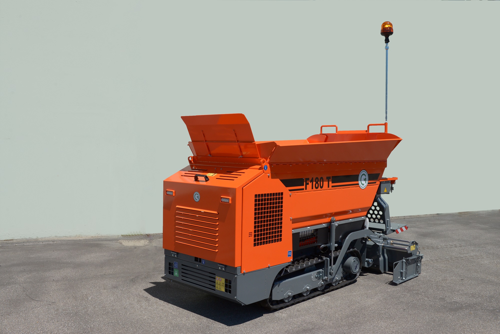 CM Srl - Mini tracked paver F180T