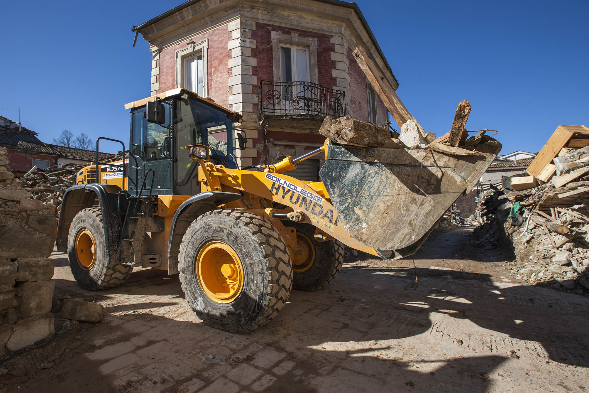 Hyundai - HL757-9A wheeled loader