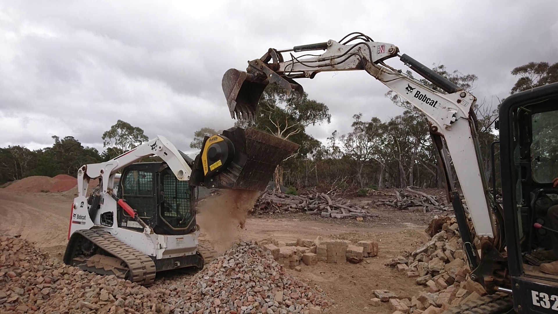 Kobelco SK210LC Crawler Excavator